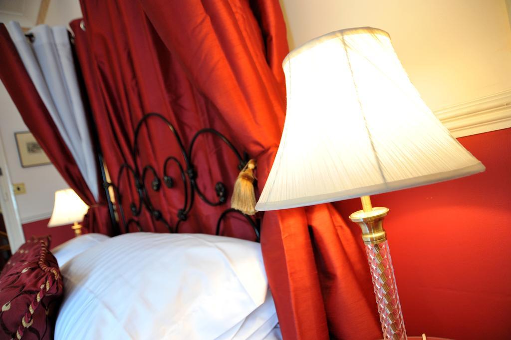 Feversham 4*